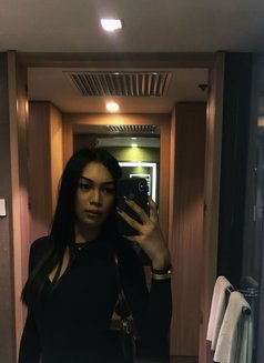 Shea - Acompañantes transexual in Makati City Photo 1 of 4