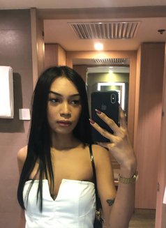 Shea - Acompañantes transexual in Makati City Photo 2 of 4
