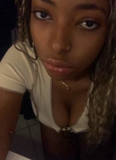 Sheath - puta in Amman Photo 2 of 4