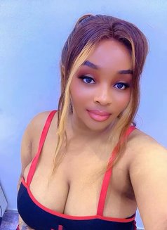 Shee - escort in Riyadh Photo 3 of 4