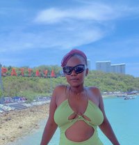 Sheebah - puta in Pattaya