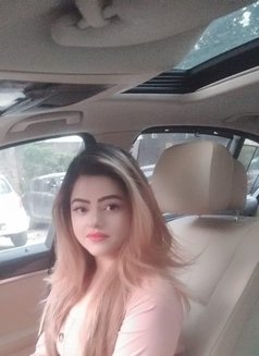 Sheena Arora - puta in New Delhi Photo 2 of 5