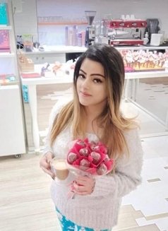 Sheena Arora - puta in New Delhi Photo 4 of 5