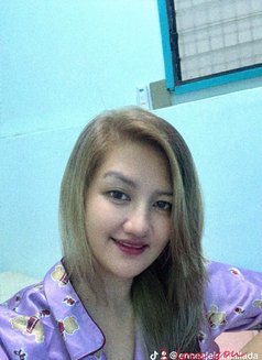 Celine - puta in Makati City Photo 6 of 7