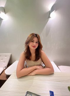 Sheena - escort in Makati City Photo 5 of 7