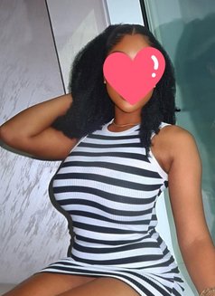 Sheena - escort in Chandigarh Photo 3 of 3