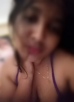 Sheenu - escort in Colombo Photo 4 of 5