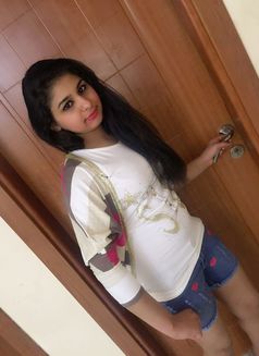 Sheetal - escort in Dubai Photo 2 of 7
