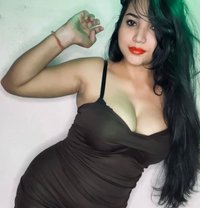 Shefali - puta in Candolim, Goa