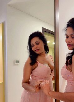 Shehani Apsara - escort in Dubai Photo 3 of 12