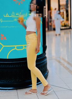 Shehani Petite Girl - escort in Colombo Photo 1 of 4