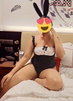 Shehani - escort in Colombo Photo 1 of 18