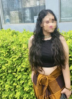 Shehara - escort in Colombo Photo 2 of 3