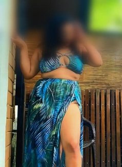 Shehara - escort in Colombo Photo 2 of 4