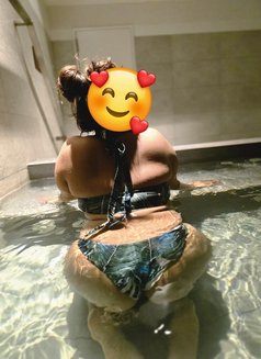 Shehara - puta in Colombo Photo 3 of 8