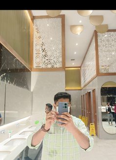 Shehzad - Male escort in New Delhi Photo 1 of 3