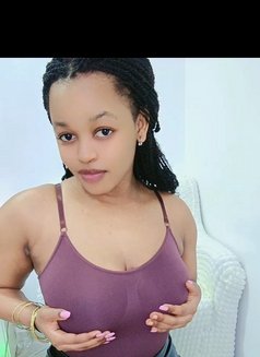 Sheila - escort in Riyadh Photo 9 of 14