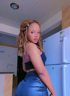 Sheilah - escort in Riyadh Photo 2 of 3