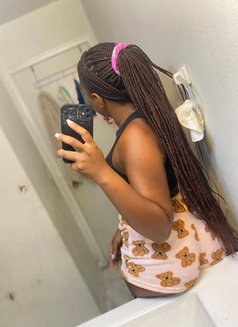 Sheillah - escort in Jeddah Photo 3 of 4