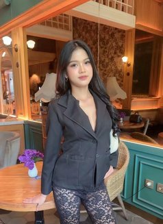 Shelin - escort in Bali Photo 7 of 10
