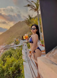 Shella - Male escort in Jakarta Photo 6 of 7