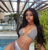 Shelly Squirting and Annal Escort - puta in Bali Photo 13 of 17