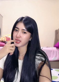 Shellyana - puta in Jakarta Photo 2 of 4