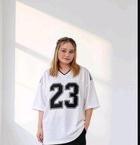 Shely - escort in Dubai