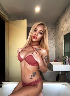 Shemale Alice - Transsexual escort in Kuala Lumpur Photo 9 of 20