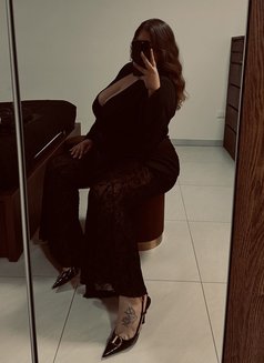 Shemale Available Genuine - Transsexual escort agency in New Delhi Photo 2 of 7