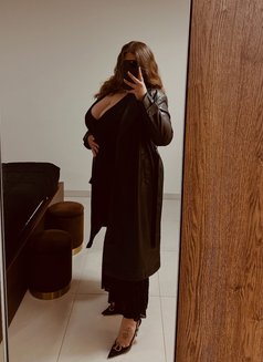 Shemale Available Genuine - Transsexual escort agency in New Delhi Photo 3 of 7