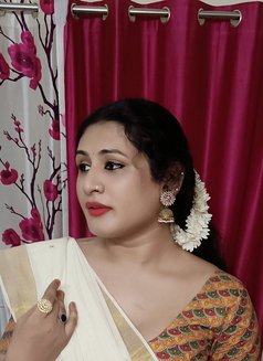 Shemale (madhu) Ladyboy Cut Cock & Big B - Transsexual escort in Chennai Photo 13 of 13