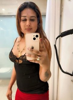 Shemale Diya Big Boobs LundSucker - Transsexual escort in Mumbai Photo 14 of 14