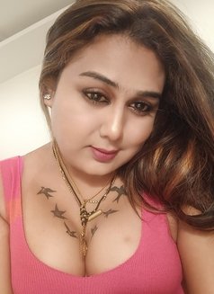 Shemale Diya Big Boobs LundSucker - Transsexual escort in Bangalore Photo 21 of 22