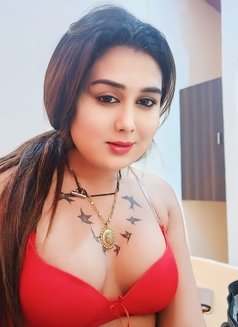 Shemale Diya Big Boobs LundSucker - Transsexual escort in Bangalore Photo 1 of 9