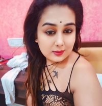 Bong Beauty DiyaSen LundSucker - Transsexual escort in Mumbai Photo 1 of 20