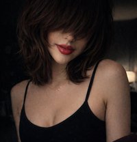 Shemale. Elsa - Transsexual escort in İstanbul