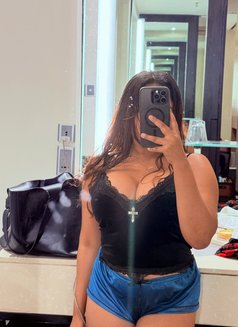 Shemale Genuine - Dominadora transexual in Kolkata Photo 1 of 3