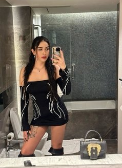 Shemale Isra, Very Sexy and Genuine - Acompañantes transexual in İstanbul Photo 23 of 23