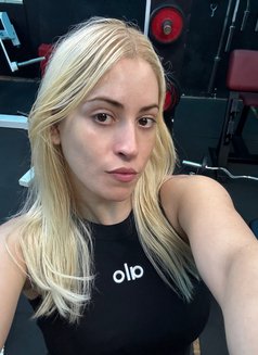 Shemale Letícia Brazilian VIP - Transsexual escort in Dubai Photo 24 of 29
