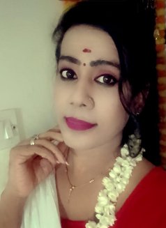 Shemale Looking for Men Fuck Me Hard Wit - Acompañantes transexual in Chennai Photo 1 of 8