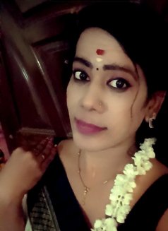 Shemale Looking for Men Fuck Me Hard Wit - Acompañantes transexual in Chennai Photo 2 of 8
