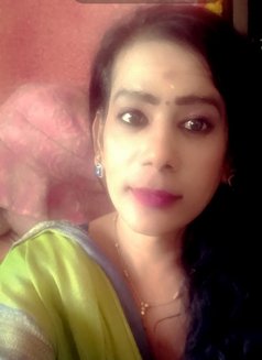 Shemale Looking for Men Fuck Me Hard Wit - Acompañantes transexual in Chennai Photo 4 of 8