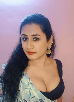 SHEMALE (Madhu) LADYBOY cut COCK & BIG B - Acompañantes transexual in Chennai Photo 2 of 8