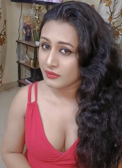 Shemale (madhu) Ladyboy Cut Cock & Big B - Acompañantes transexual in Chennai Photo 12 of 12