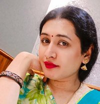 Shemale (madhu) Ladyboy Cut Cock & Big B - Transsexual escort in Chennai