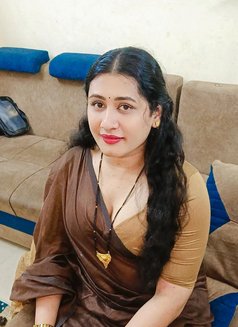 Shemale (madhu) Ladyboy Cut Cock & Big B - Acompañantes transexual in Chennai Photo 15 of 17