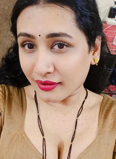 Shemale (madhu) Ladyboy Cut Cock & Big B - Acompañantes transexual in Chennai Photo 16 of 17