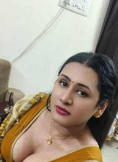 Shemale (madhu) Ladyboy Cut Cock & Big B - Transsexual escort in Chennai Photo 11 of 17