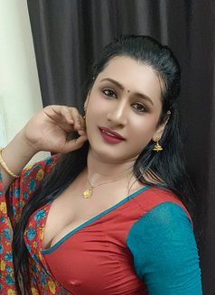 Shemale (madhu) Ladyboy Cut Cock & Big B - Acompañantes transexual in Chennai Photo 14 of 19